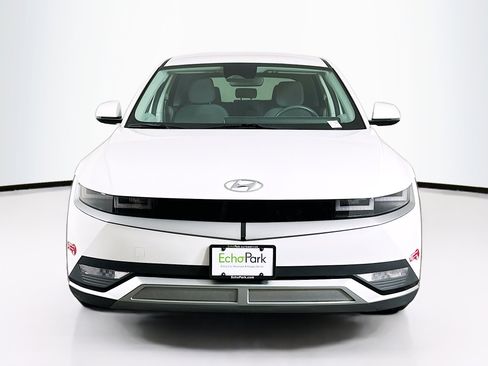 Used 2024 Hyundai Ioniq 5 SE RWD image 2