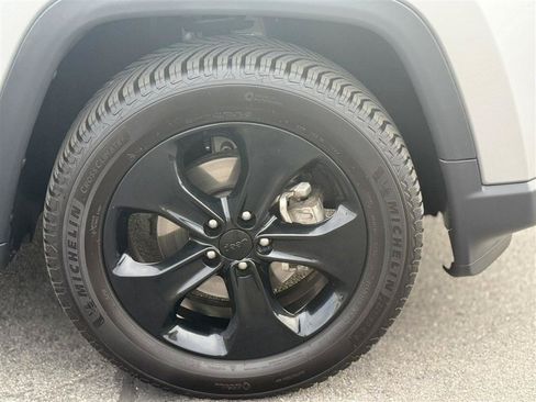 Used 2021 Jeep Compass Latitude AWD/4WD image 9