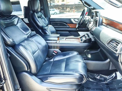 Used 2019 Lincoln Navigator L Reserve AWD/4WD image 27