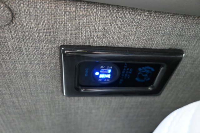 Used 2022 GMC Savana 2500 w/ Enhanced Convenience Package RWD image 23