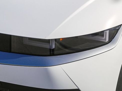 New 2026 Hyundai Ioniq 5 SEL RWD image 8
