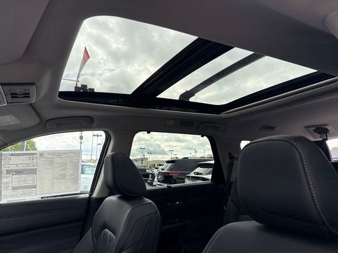 New 2026 Nissan Pathfinder Platinum FWD image 21