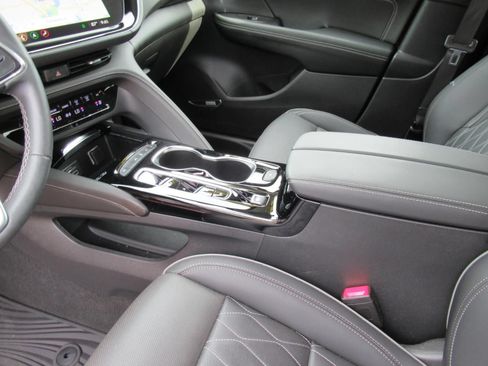 Used 2023 Buick Envision Avenir FWD image 16