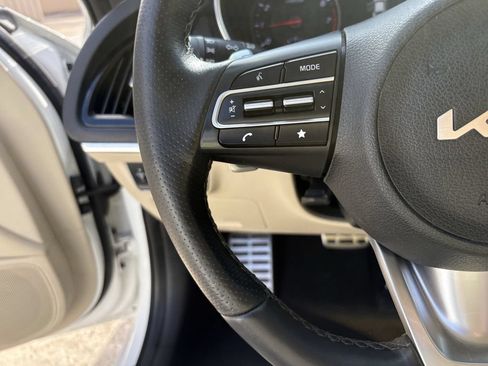 Used 2023 Kia Stinger GT-Line w/ Sun & Sound Package RWD image 16