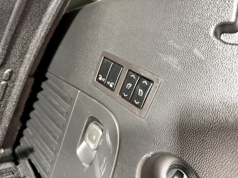 Used 2019 GMC Yukon Denali AWD/4WD image 14