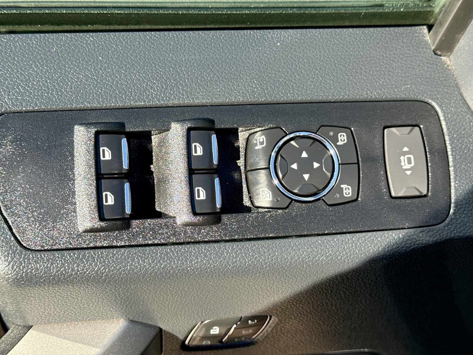 Used 2022 Ford F250 Lariat w/ Lariat Ultimate Package AWD/4WD image 16