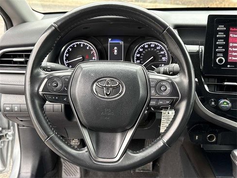 Used 2023 Toyota Camry SE image 18