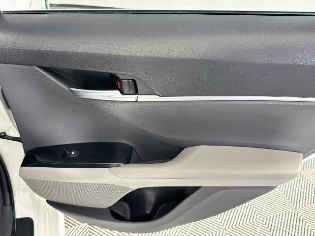 Used 2018 Toyota Camry LE FWD image 24