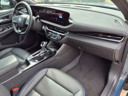 Used 2025 Buick Envista Sport Touring w/ Convenience I Package FWD image 28