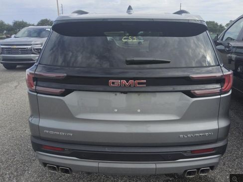 Used 2026 GMC Acadia Elevation w/ Elevation Premium Package FWD image 3
