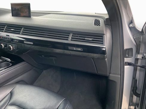 Used 2019 Audi Q7 3.0T Premium Plus w/ Premium Plus Package image 19