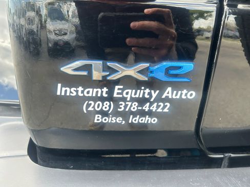 Used 2023 Jeep Wrangler Unlimited Sahara AWD/4WD image 11