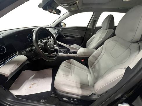 Used 2023 Hyundai Elantra Limited w/ Cargo Package image 10