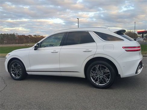 Used 2023 Genesis GV70 2.5T w/ Advanced Package image 5