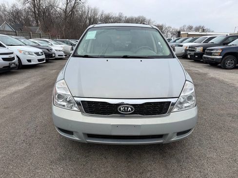 Used 2012 Kia Sedona LX image 2