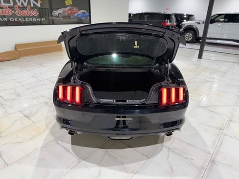 Used 2017 Ford Mustang GT RWD image 11