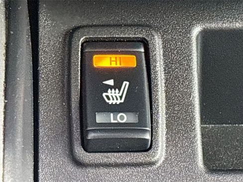 Used 2017 Nissan Titan SV RWD image 23