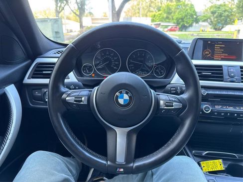 Used 2016 BMW 320i Sedan RWD image 19