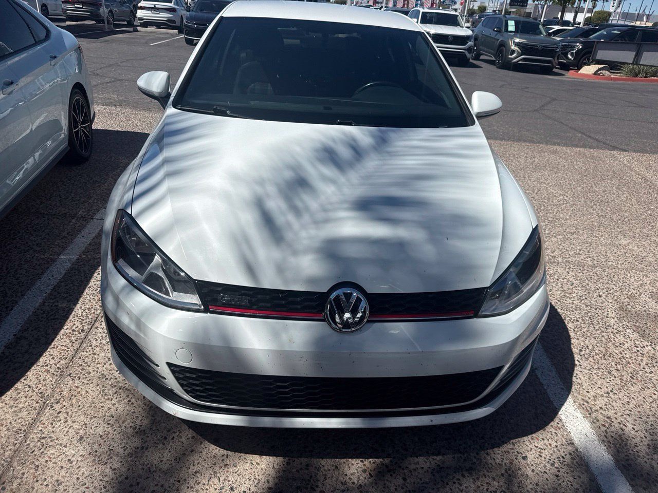 Used 2016 Volkswagen Golf 2-Door FWD image 11