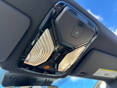 Used 2023 BMW i4 eDrive40 image 15