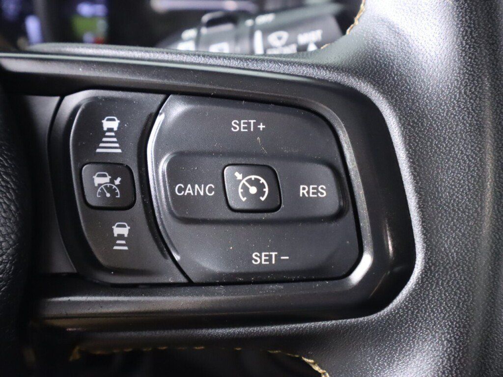 Used 2024 Jeep Wrangler Unlimited w/ Convenience Group AWD/4WD image 14