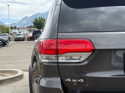 Used 2017 Jeep Grand Cherokee Limited w/ Luxury Group II AWD/4WD image 36