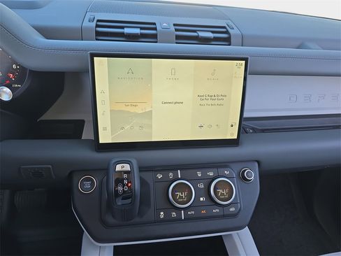 New 2025 Land Rover Defender 110 S image 20