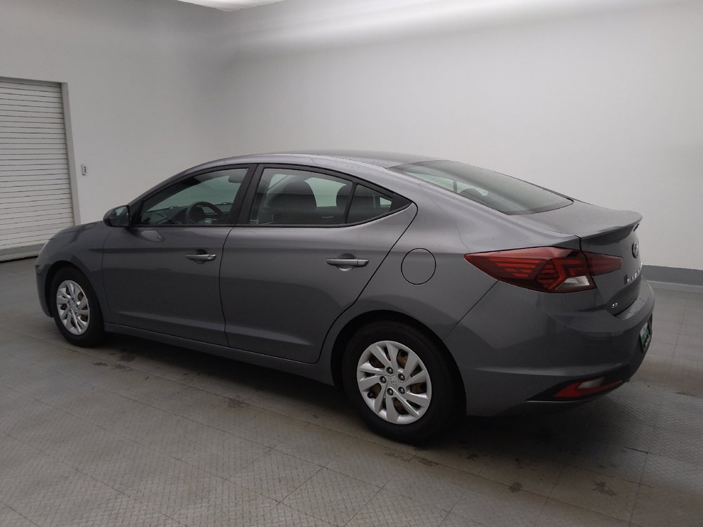 Used 2019 Hyundai Elantra SE w/ Cargo Package FWD image 3