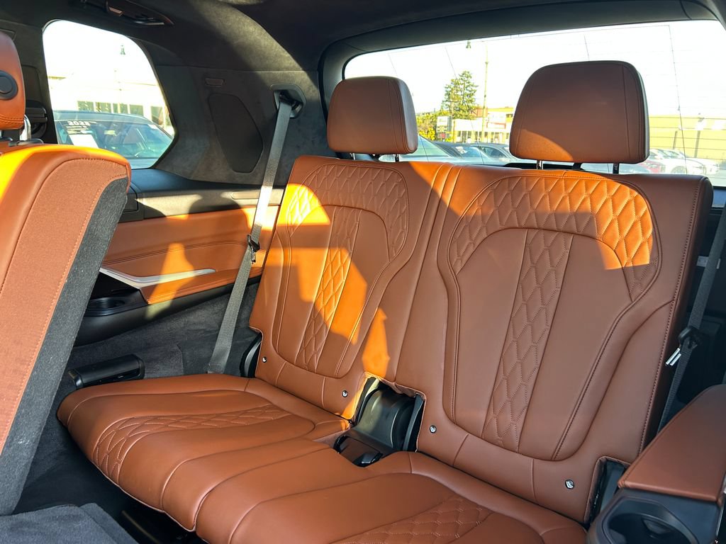 Used 2024 BMW X7 M60i w/ Climate Comfort Package AWD/4WD image 33