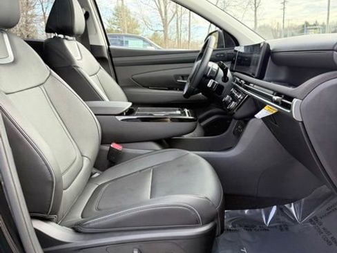Used 2025 Hyundai Tucson Limited AWD/4WD image 18