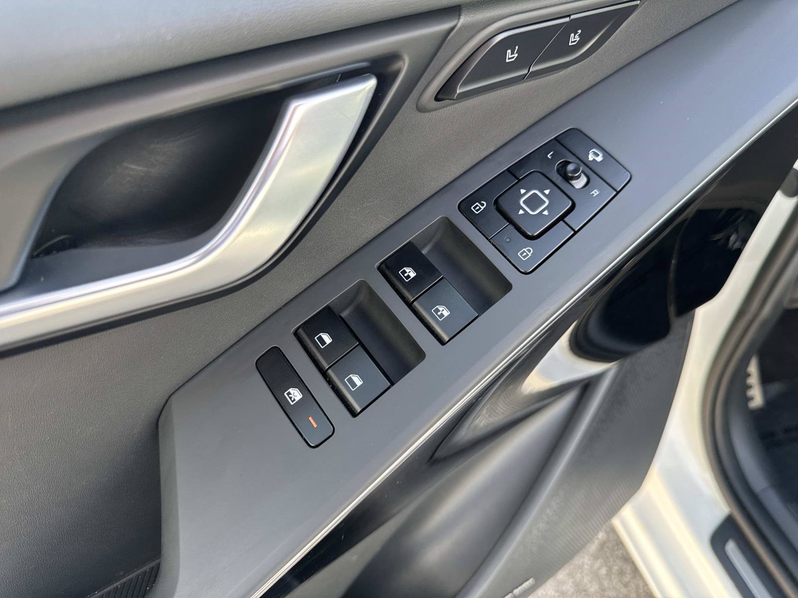 Used 2025 Kia Niro Wave FWD image 14