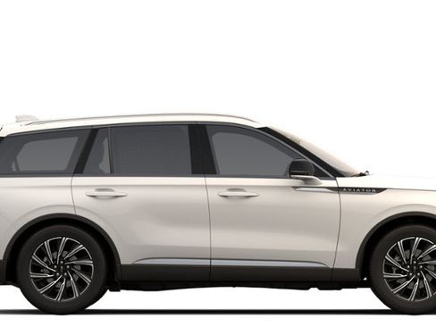 Used 2026 Lincoln Aviator AWD image 27