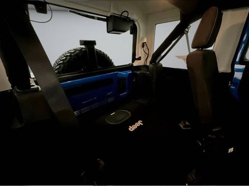 Used 2016 Jeep Wrangler Unlimited Rubicon AWD/4WD image 26