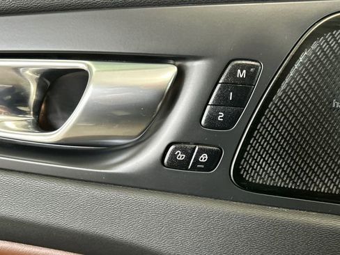 Certified 2023 Volvo XC60 B5 Plus image 26