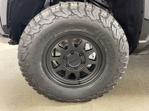 New 2025 Toyota Tacoma SR5 image 11