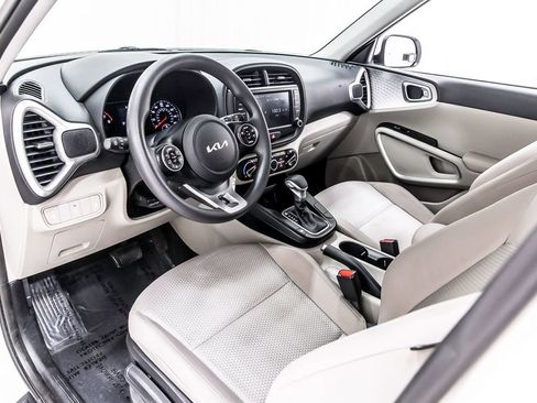 Used 2022 Kia Soul LX FWD image 26