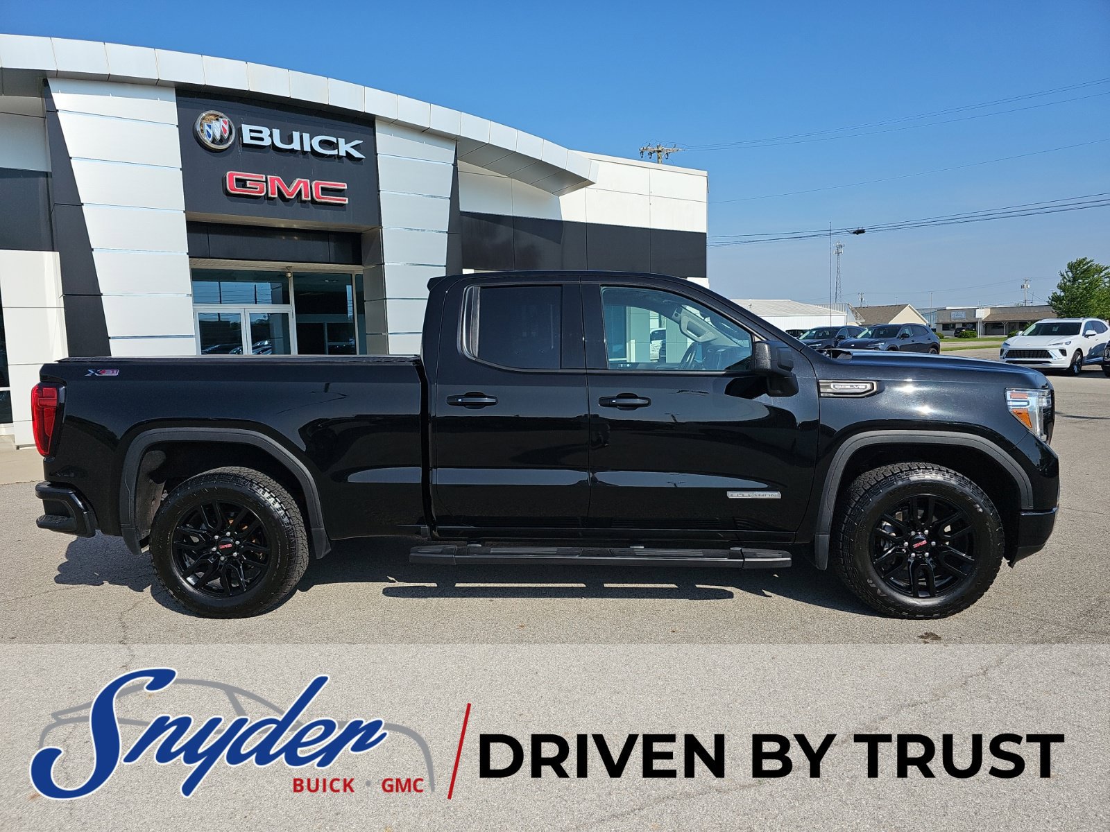 Used 2021 GMC Sierra 1500 Elevation w/ LPO, Elevation Black Package AWD/4WD image 8
