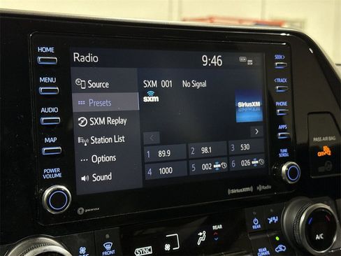 Used 2021 Toyota Highlander XLE image 13