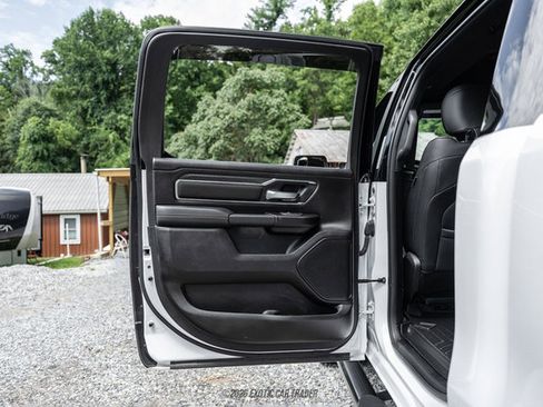 Used 2025 RAM 1500 Big Horn AWD/4WD image 27