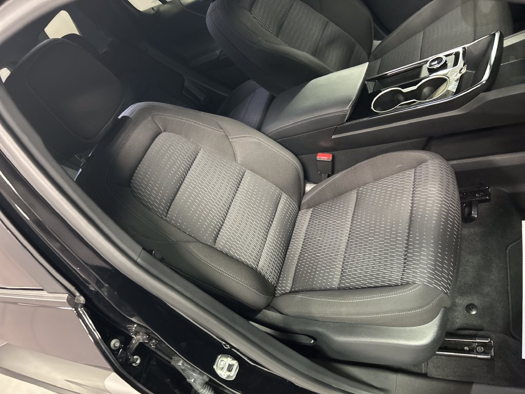 Used 2026 Chevrolet Equinox LT FWD image 24