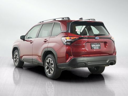 Used 2025 Subaru Forester Premium AWD/4WD image 3