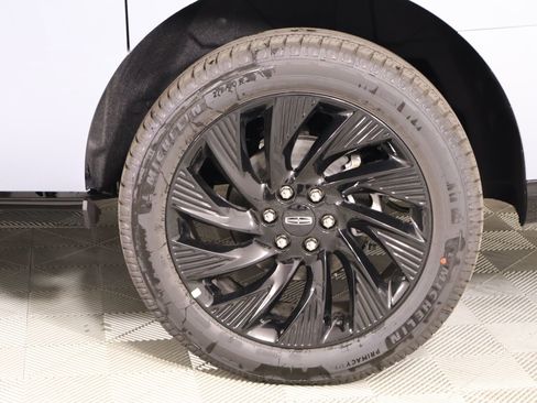 New 2026 Lincoln Navigator L Reserve AWD/4WD image 21