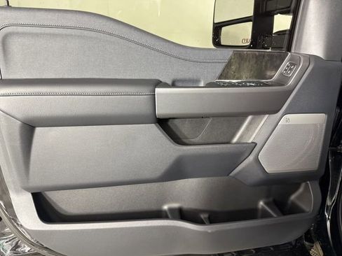 New 2026 Ford F350 Lariat w/ Black Appearance Package image 18