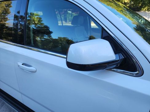 Used 2017 GMC Yukon XL SLT w/ Open Road Package image 13