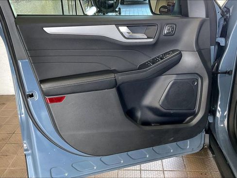 Used 2024 Ford Escape Platinum image 2