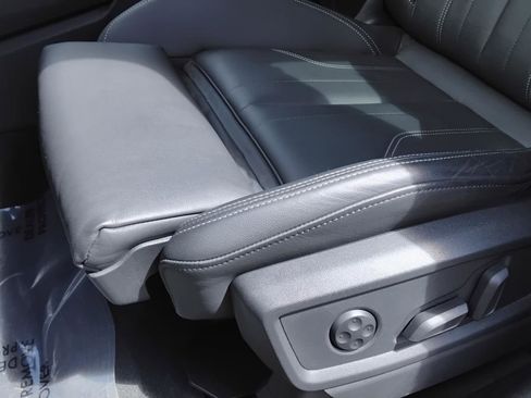 Certified 2025 Audi Q5 2.0T Premium image 17