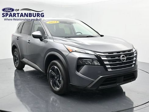 Used 2024 Nissan Rogue SV AWD/4WD image 2