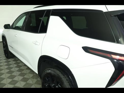 Used 2024 Chevrolet Traverse RS w/ LPO, Floor Liner Package image 19