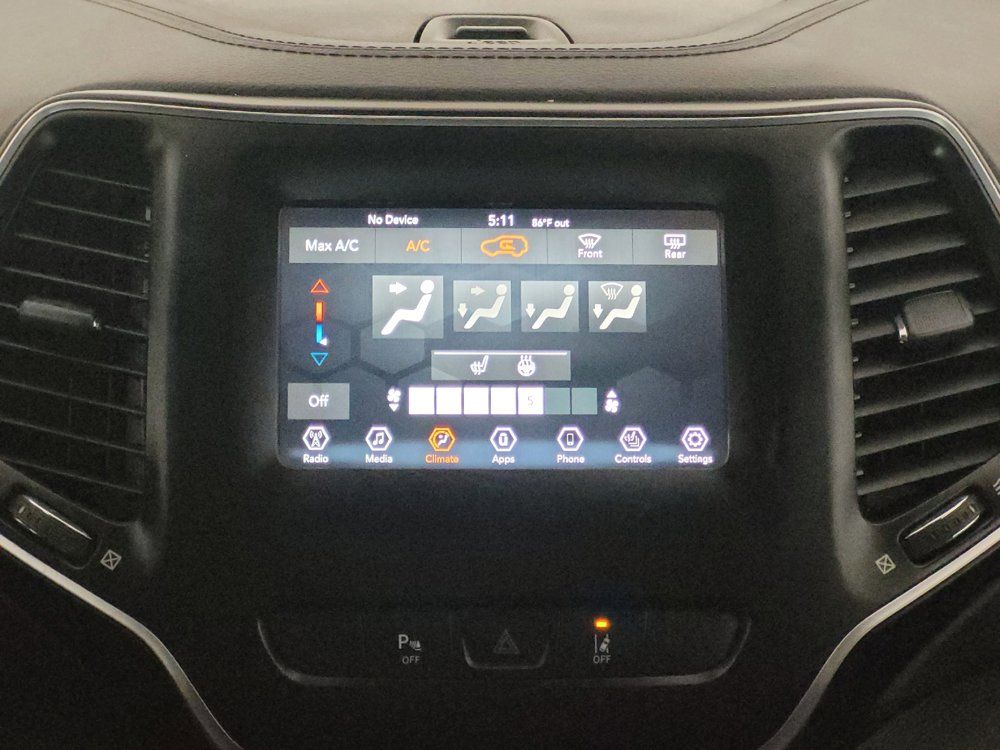Used 2021 Jeep Cherokee Latitude Plus FWD image 25