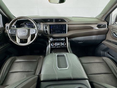 Used 2021 GMC Yukon XL Denali w/ Denali Premium Package AWD/4WD image 34